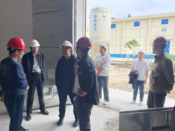 集團(tuán)公司督導(dǎo)羅山庫(kù)工程進(jìn)展